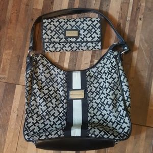 Tommy Hilfiger bag w/ matching wallet!